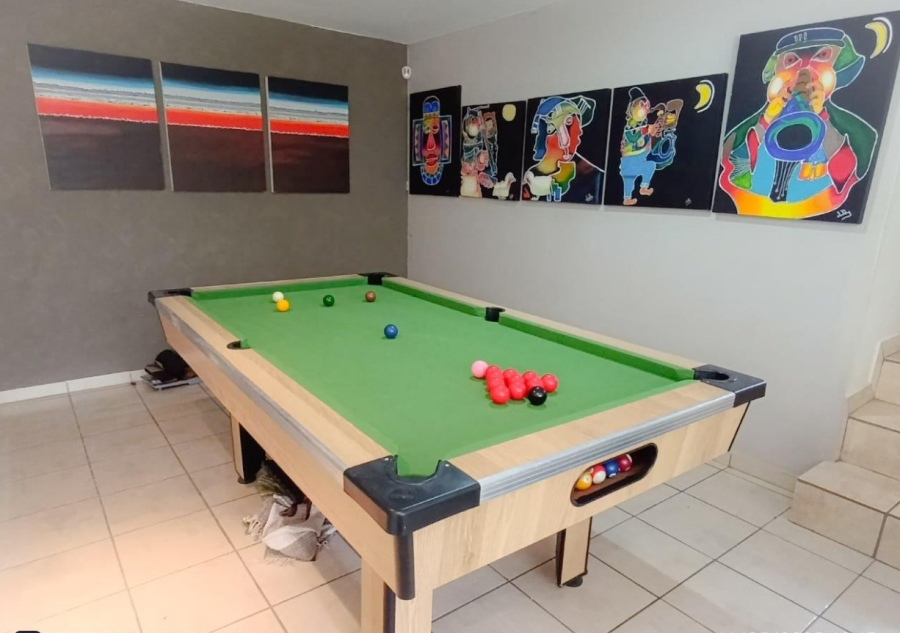 6 Bedroom Property for Sale in Boschenvaal River Front Lodges Free State